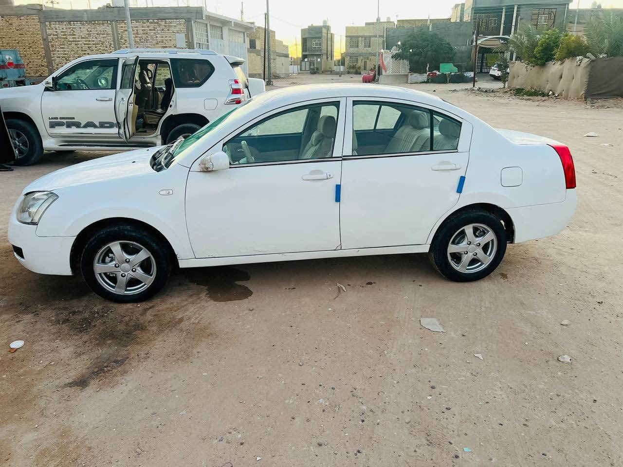 السلام عليكم سياره شيري اي 5موديل 2013 فول مواصفات مكفوله من كلشي مكينه وكير حداديه مكفول تخم تاير جديد كير اوتاماتيك للاستفسار اكثر اتصل *********** سعرها 50 وبيها مجال
