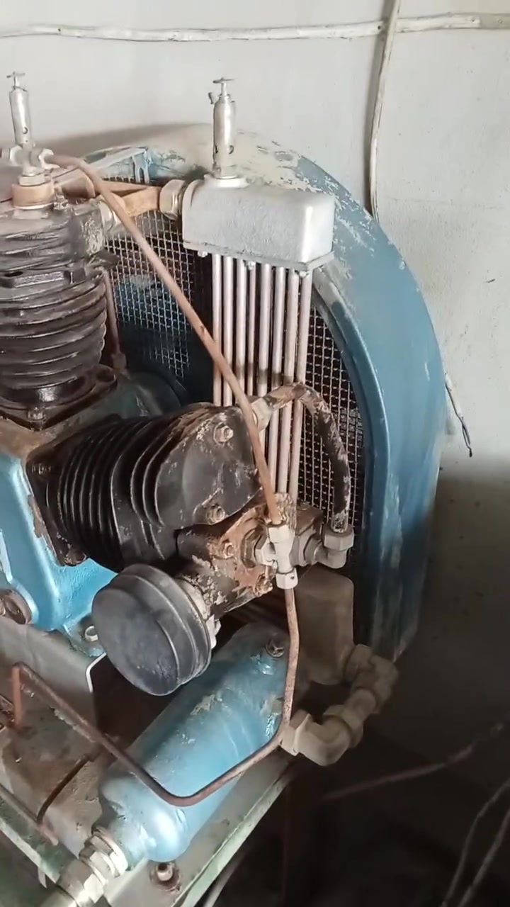 ماطور هواء للبيع يصلح للمعامل
للاستفسار 
***********
***********
