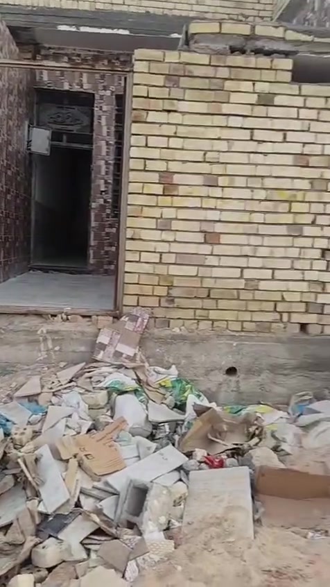 السلام عليكم  الدار البيع مقابيل قطاع 73 البنيان طابو  الرقم ***********
