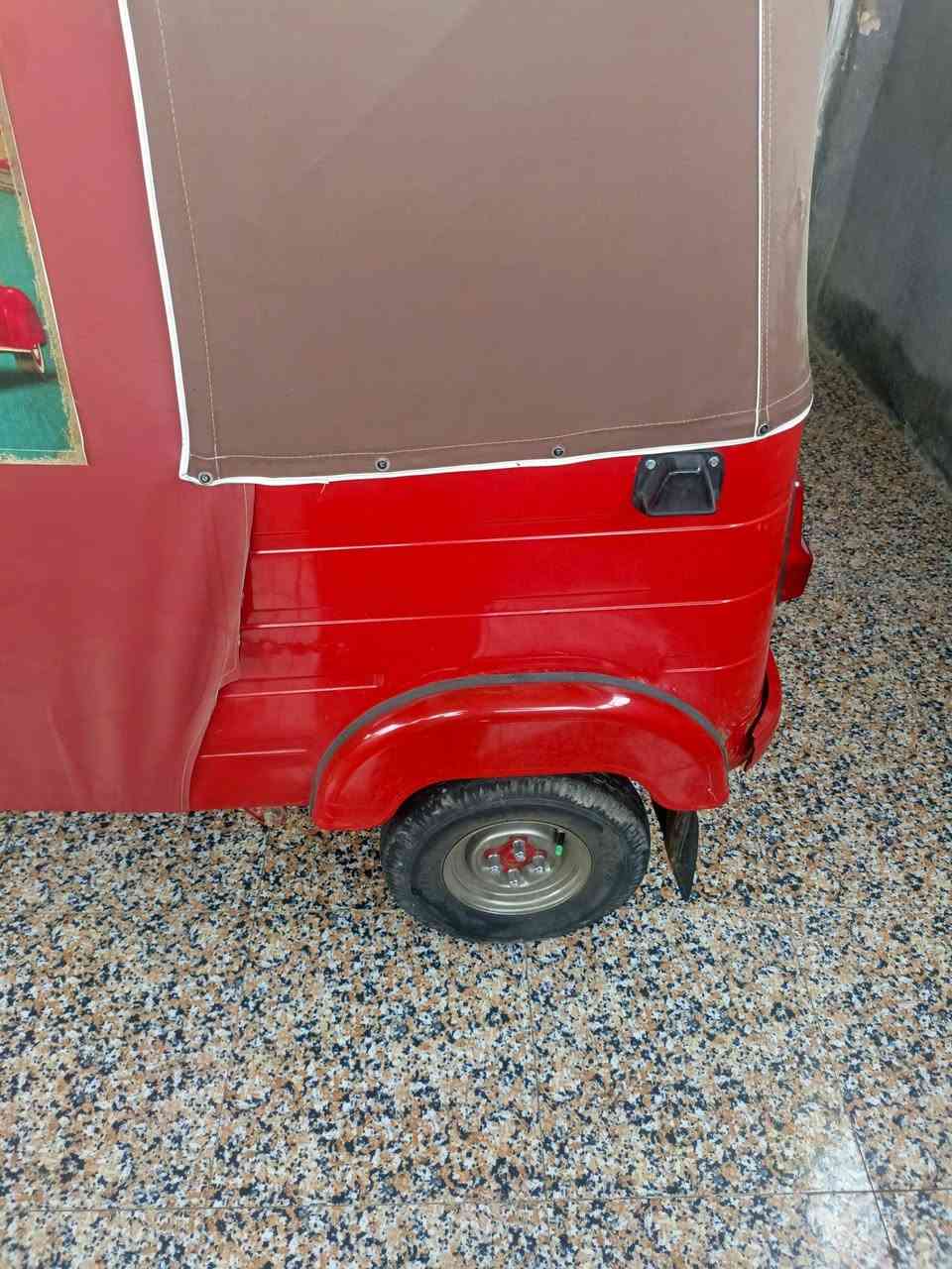 تكتك موديل 19 شهر 1 أوراق وكيل سيد خلدون كفاله عامه بارد ما بيه كلش كفاله سعر 5و500 وبيه مجال لحد يكلي غالي جديد كلش مكان ميسان الماجديه ***********
