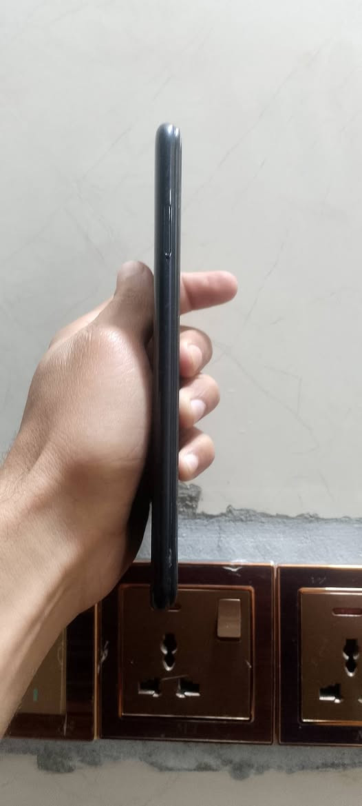 للبيع الموبايل الجهاز نضيف كلة شغال بس بي فطر بل شاشة ومامثر علية المس تكنو Infinix HOT 10 السعر 100 آلاف وبي مجال قليل اني متوازي علية بيعتة اني مكاني بغداد حي ور منطقة سمهة حي الكوفة ليشتري يجيني خاص علية الواتساب ***********
