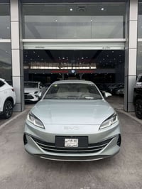 دخول جديد 2025 وصل العملاق من شركة BYD  سيل 6الون مميز   داخل ابيض  كر...