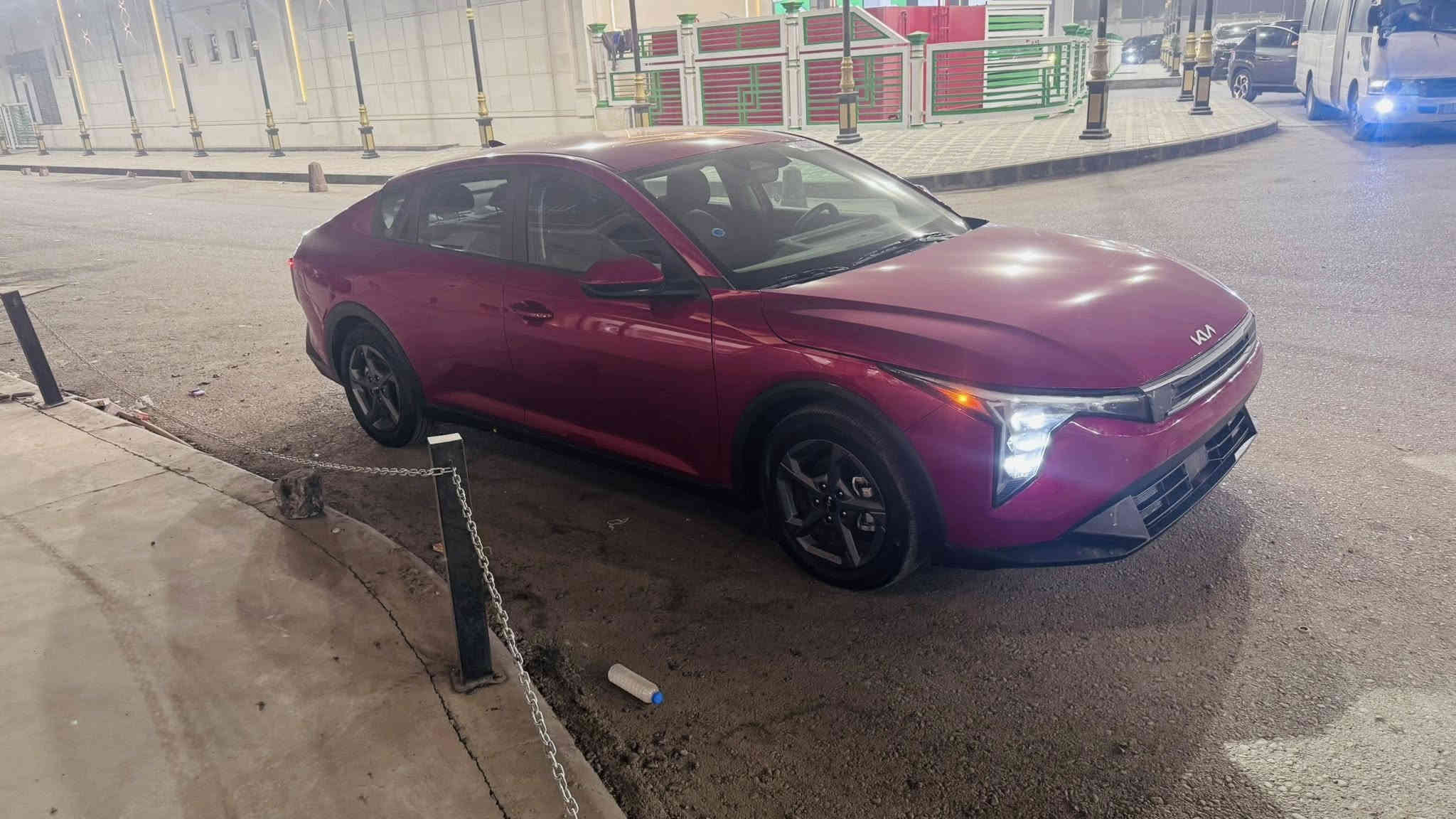 بدون رقم
محرك 2000 دوش
بصمه
ماشيه 500 ميل فقط
حادث مرفق بالمنشور
مبدل بيبان 2 نفس اللون اصلي جاملغ صبغ بدون دواخل ابد
بيها بارد بالبنيد وبالجنطه
لايت الايمن مصلح الجامه مالته واللد وكف جزء منه
السعر 162 وبيها مجال 
***********
***********
العنوان بغداد ساحة ميسلون
