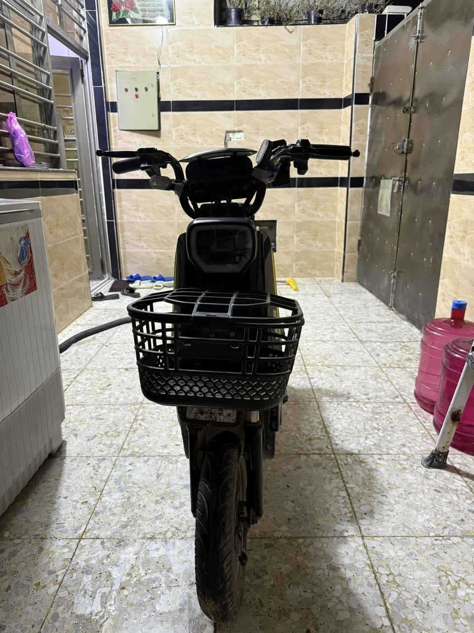 دراجة شحن نوع الريان نظافه ممتازه، بداخلهه ٤ باتريات زينات مامستلهكات بريكاتهه بلمكان لايت شغال وشحن يوصلك ٢٥ كيلو الى ٣٠ كيلو مابيهه نواقص هواي فقط ملاحظات بسيطه ، السعر ٢٢٥ الف وبيهه مجال
المكان بغداد البلديات للاستفسار *********** .
