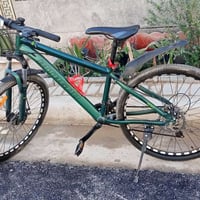 للبيع ب75 بس يحتاجله تعديلات بسيطة لان متروك العنوان المشتل 0775936071...