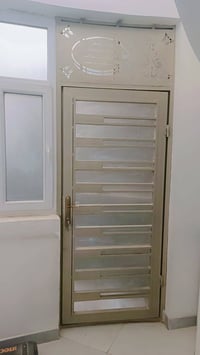 باب • بلا جرجوبه • استعمال قليل