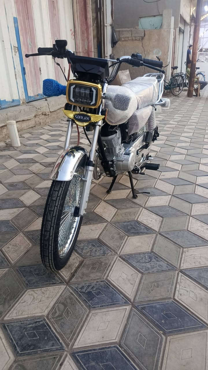 ياالله يارزاق //الأخوين للدراجات 🛵
حجي اجيبلك بس القطع الكفالة والنظافة شوفلي هاي 
ٕ
📍التااايكر ال 2026 الحديث سولنك الأصلي باب 1 وكاالة 
ٕ
نظااافة 100%100 استخدام ((10 ايام))

📍ٕلوون مميز ماروني 🟥 دولاررر 
ٕ
‼️مكان// واسط الصويرة شارع السبيس تقاطع حي الزهور


**إذا كنت صاحب هذا الإعلان وتريد حذفه لأي سبب، رجاءا أرسل رسالة إلى الدعم الفني**