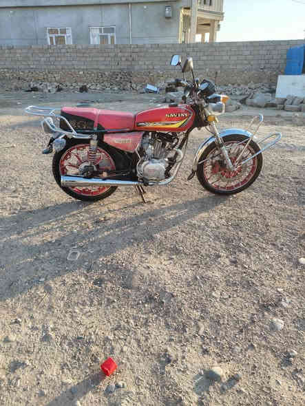 سلام عليكم سيفان سونك مديل 24 باب اول وزن ثغيل ختومات اخو الزيرو موطور كلو شغال وشرط نشرات كيجات كتروني كلو  شغال   تواير جوبلس للبيع او مراوس للاستفسار خاص او اتصل ***********
