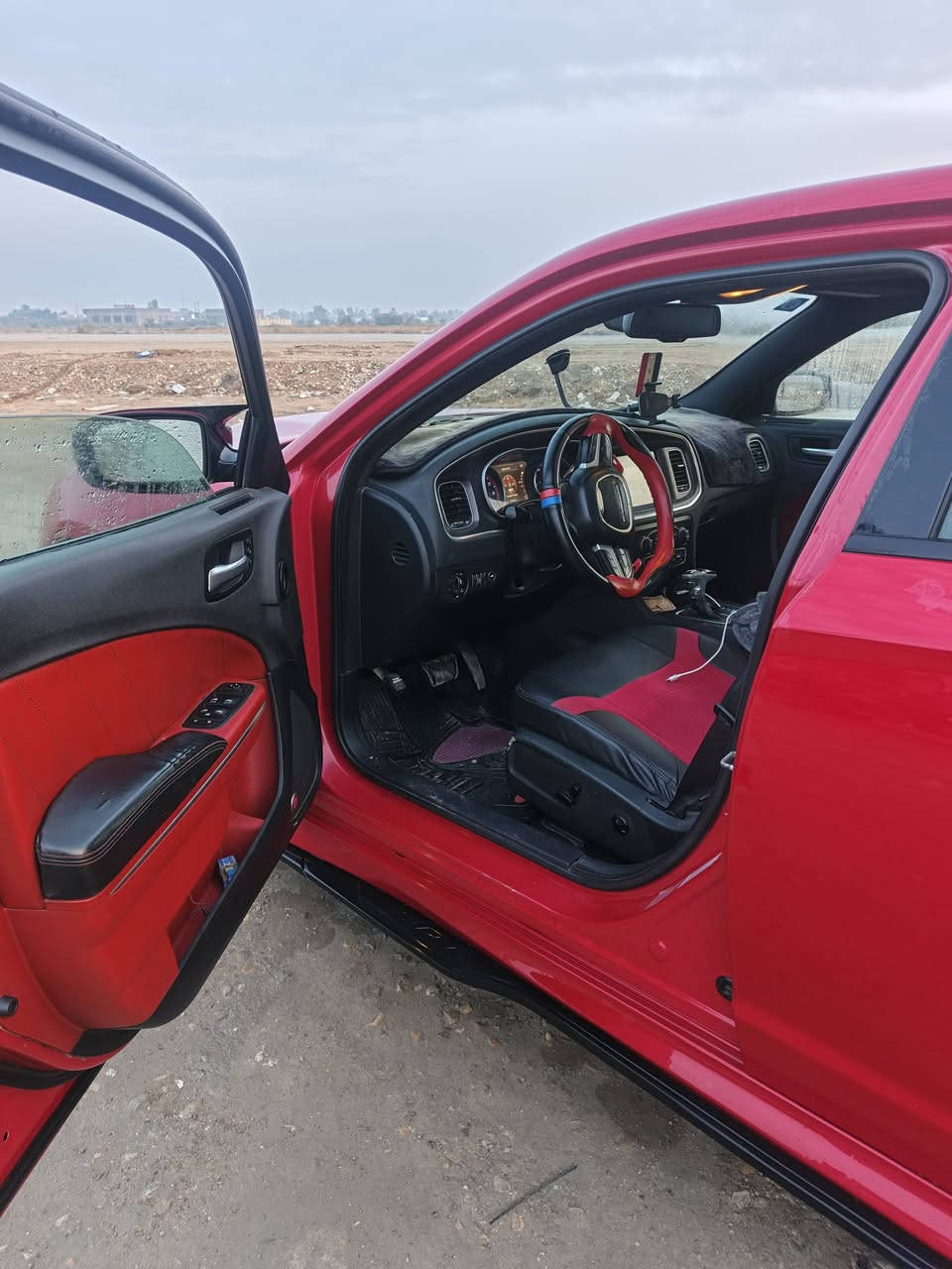 السلام عليكم جارجر 2015 رقم بغداد باسمي حادثه جاملغ امامي مصبوغ الجاملغ وباب الصدر فول فتحه بصمه حساسات رادار جانبي سياره مضخم رياضي ما مشتغله مكينه وكير وحداده سياره كامله وجاهزه السعر 185 وبيه مجال 
ذي قار الرفاعي ***********
