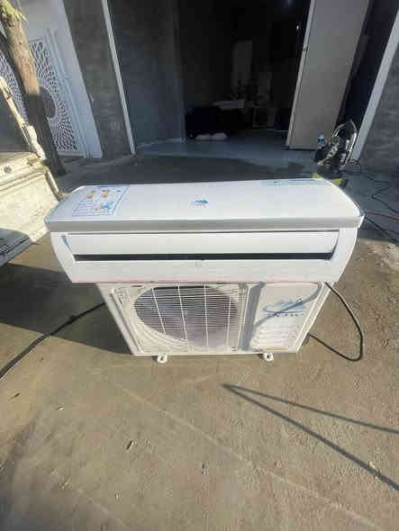 سپلیتی تەنو نیو ئینڤیکتەر بە ٣ ئەمپئر کارەبا ئیش ئەکات هەموو بەشەرت ماتۆروو خازی زۆر خاوینە بۆ فرۆشتن سلیمانی  وەتس ئاپ ژم ***********
