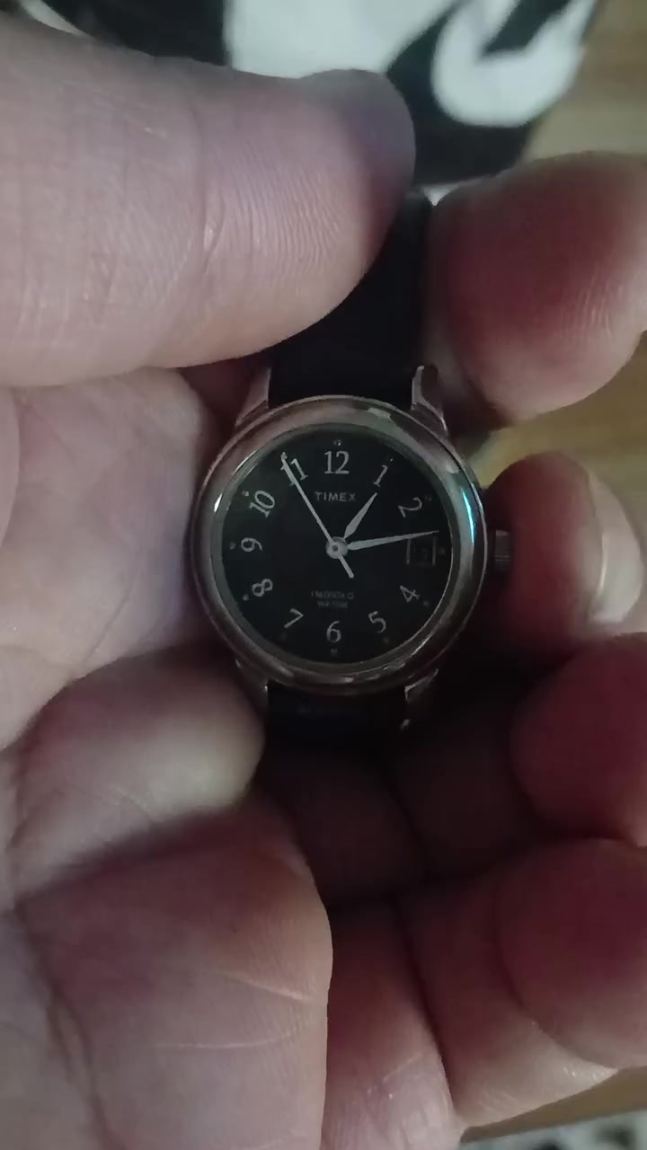 ساعه تايمكس سير جلد شغاله باله اصلي بداخله إضاءه
داخليه طلعتلي بهذا الشكل بالعافيه الي ياخذها  
قطر 25 الساعه ناعمه 
 يوجد توصيل لجميع محافظات العراقق
25 الف مع التوصيل 
ملاحضه القطعه واحده فقط


**إذا كنت صاحب هذا الإعلان وتريد حذفه لأي سبب، رجاءا أرسل رسالة إلى الدعم الفني**