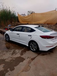 ٢٠١٨ • مكينة ٢٠٠٠ • ماشي ١٢٣٠٠٠