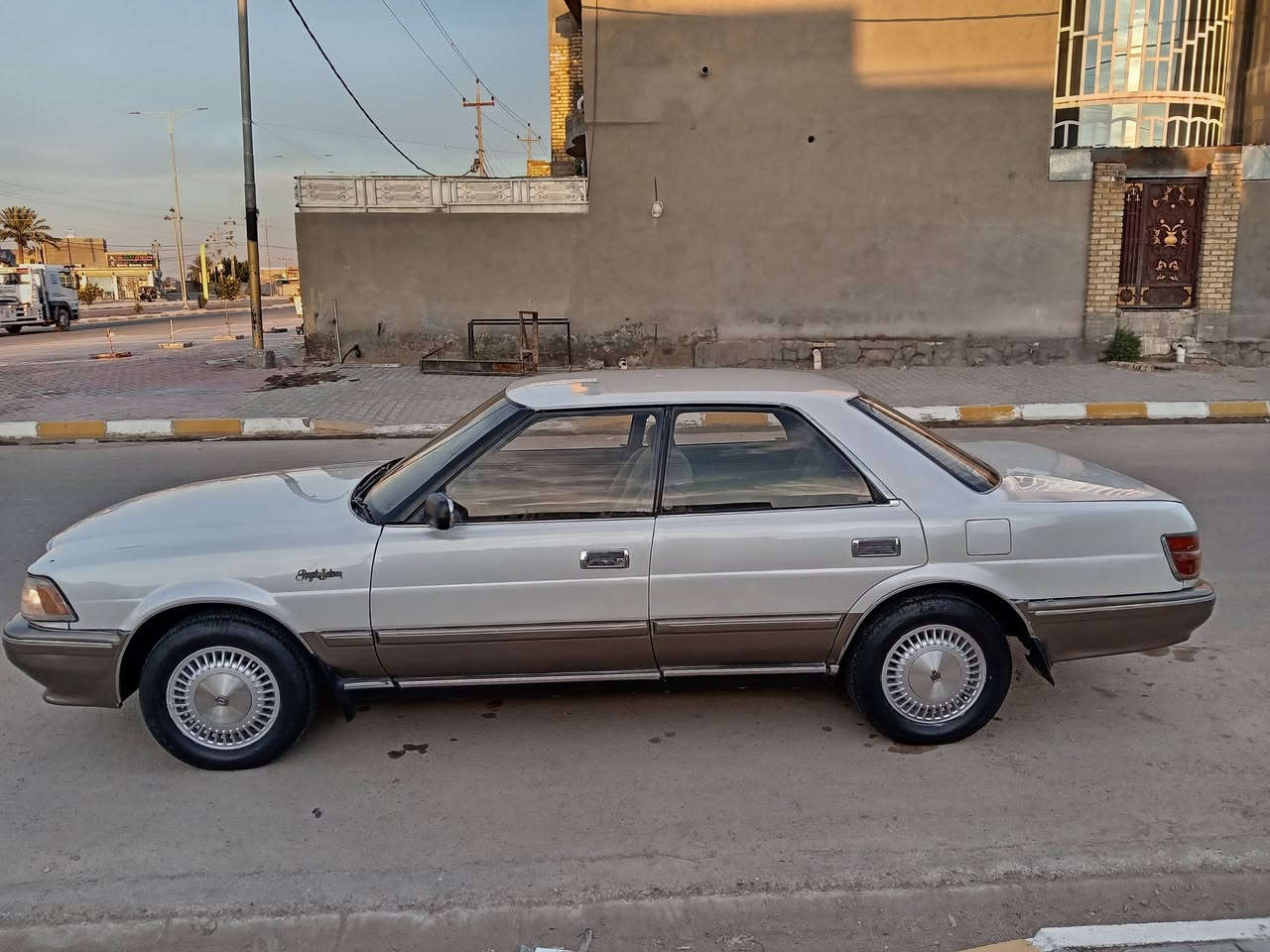 السلام عليكم هارتوب نفخ موديل 91 السياره جديده مكينه وكير وحداديه تخم تاير رقم بغداد انكليزي تحويل ثاني يوم تبريد شغال كهربائيات كله شغال واحله من الصور دواخل جديده المكان واسط السعر 42 الرقم ***********
