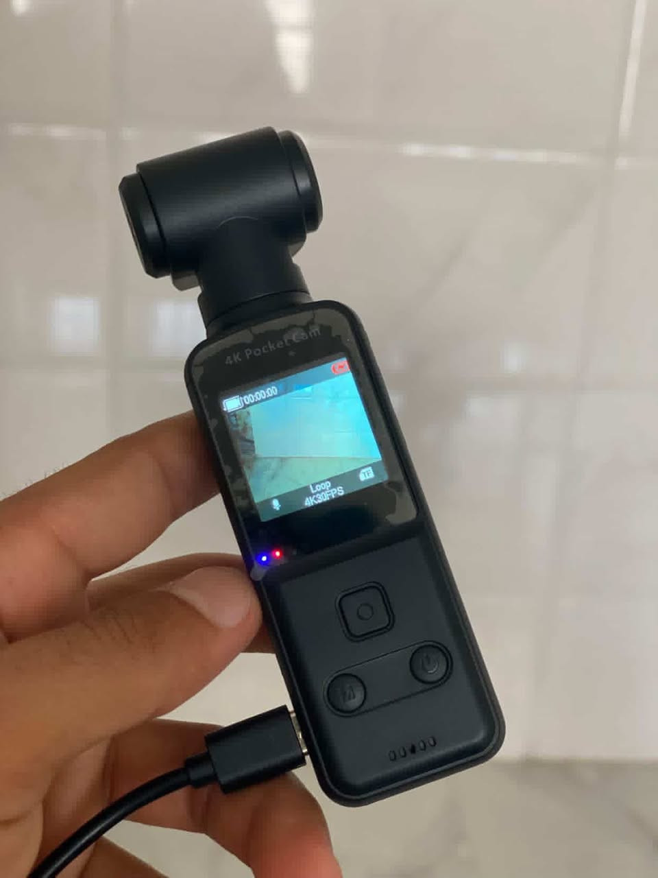كامره دجي اي 4k  كوبي تدعم تصوير الفيديو بدقة 4K Ultra HD، مما يمنحك تفاصيل واضحة وممتازة لتوثيق الأنشطة اليومية والرحلات.
 الصور الثابتة: تمكنك من التقاط صور بدقة عالية 
مع حزام +شاحنه + نك مايك اسلكي بسعر ٣٥الف


**إذا كنت صاحب هذا الإعلان وتريد حذفه لأي سبب، رجاءا أرسل رسالة إلى الدعم الفني**
