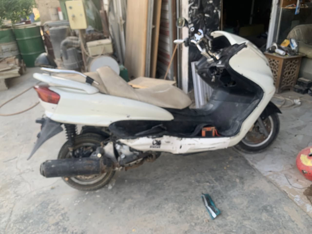 ماجسته بدل رون للبيع دراجه جاهزه نقصه بس باتري 
مكانه الكرمه شارع عشرين 
السعر 350وبيه مجال بسيط


**إذا كنت صاحب هذا الإعلان وتريد حذفه لأي سبب، رجاءا أرسل رسالة إلى الدعم الفني**