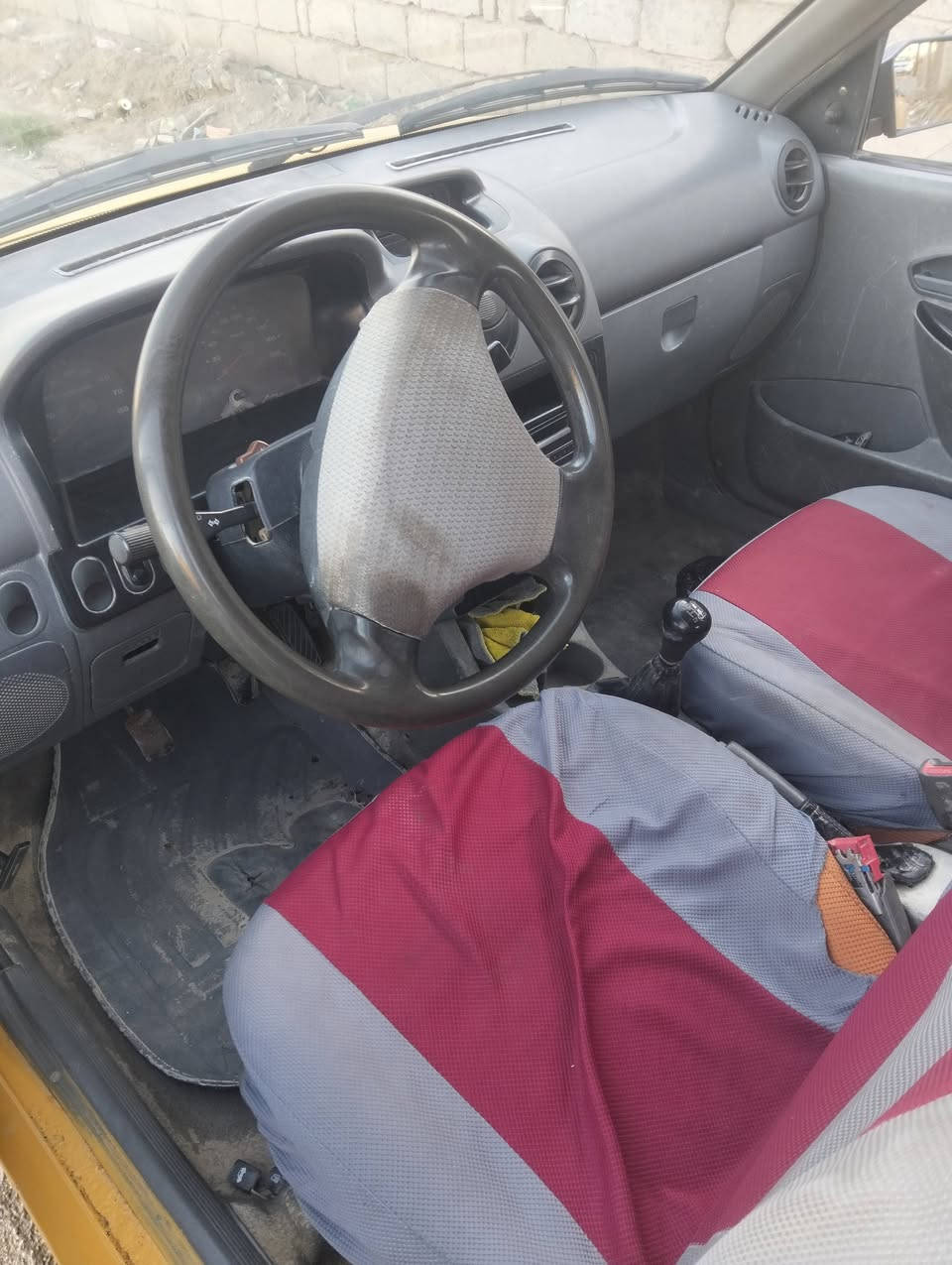 السلام عليكم سايبه موديل 15 قشرها شوفه عينكم بها ضربه منها بسيطه اتجاه السائق ما اندل اراعيها اتعهد من سرقه محركها خير من الله وقيرها خير من الله تايرات اجدد الخلفيات الامام نص عمر كهربائياته شغاله كلها رقمها صدامي سنويه كرتوني نافذه بال 23 مكان السياره بابل الحمزه الغربي سعرها      ((٨)) ورقات(***********) (***********)
