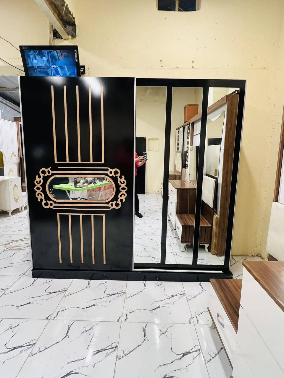 غرفة نوم مستعملة🇹🇷
 نضافة80 ٪💯
عدد القطع / 5
نضام / أسلايت 💢 
400🔒
شد ونقل داخل بغداد مجاني🚛
يوجود توصيل محافضات


**إذا كنت صاحب هذا الإعلان وتريد حذفه لأي سبب، رجاءا أرسل رسالة إلى الدعم الفني**