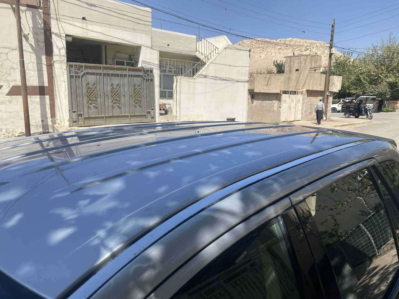 فۆرد ئیدج٢٠١١ 
تۆماتیک 
جام کارەبای 
ناو رەساسی 
تەبرید مەرکەزی 
دۆسەی لای سایەق بۆیاخ 
دەرگای لای سەکنی گۆڕاوە بە بیلادی 
سۆنەری دانراوە 
٤ تایەی تازە 
بەشەرتی گێڕو مەکینە 
بەشەرتی تەحویل و غەرامە 
نزیکەی ٧ ساڵە لای خۆمانە 
ماڵی دۆست
90$معامەلەیەکی کەم 
***********

