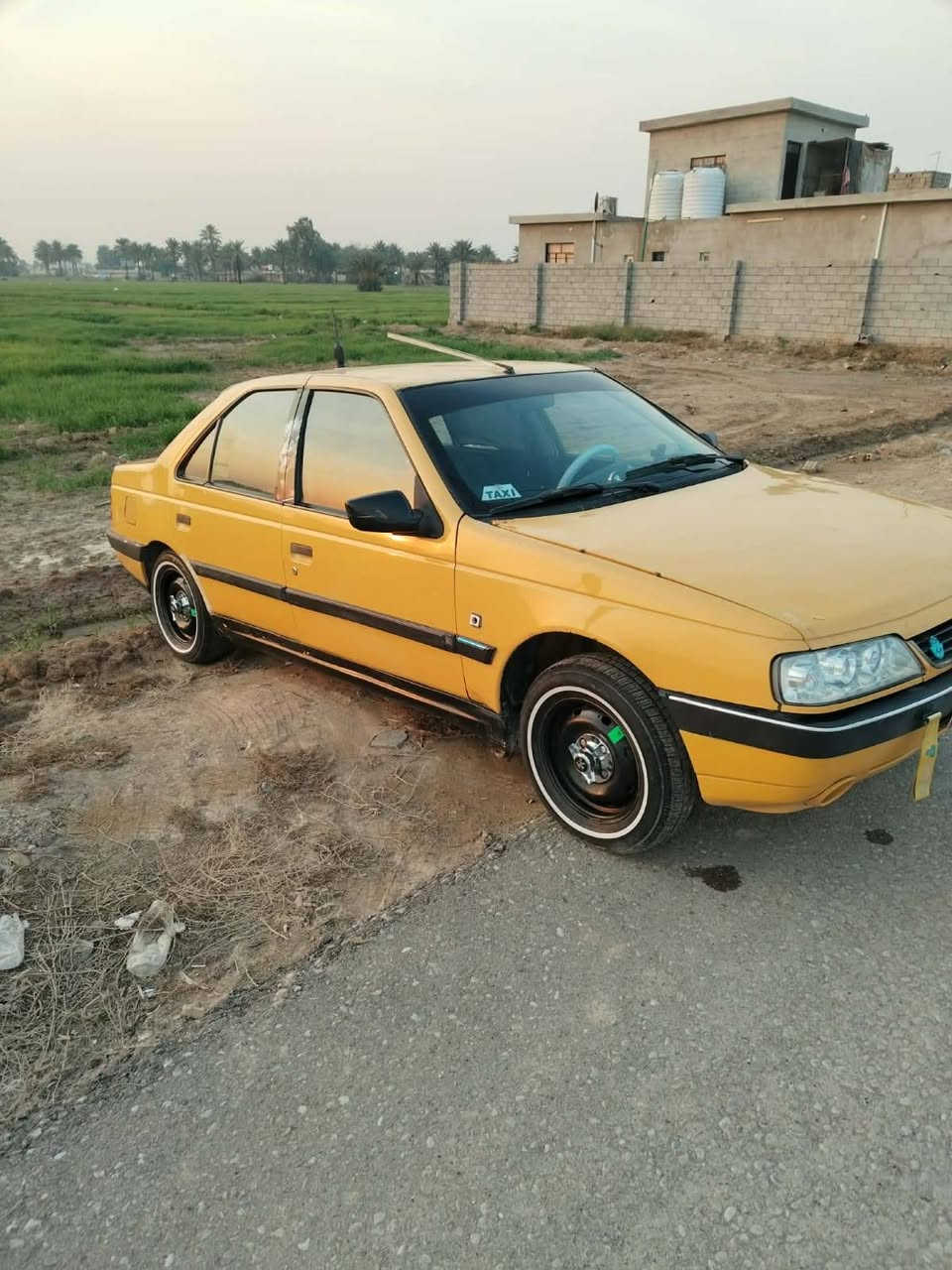 السلام عليكم
بيجو 405
موديل 2012
سياره حلوه وكاعده بيهه مكينه تنقص 
مكاني بغداد بسمايه 

***********
