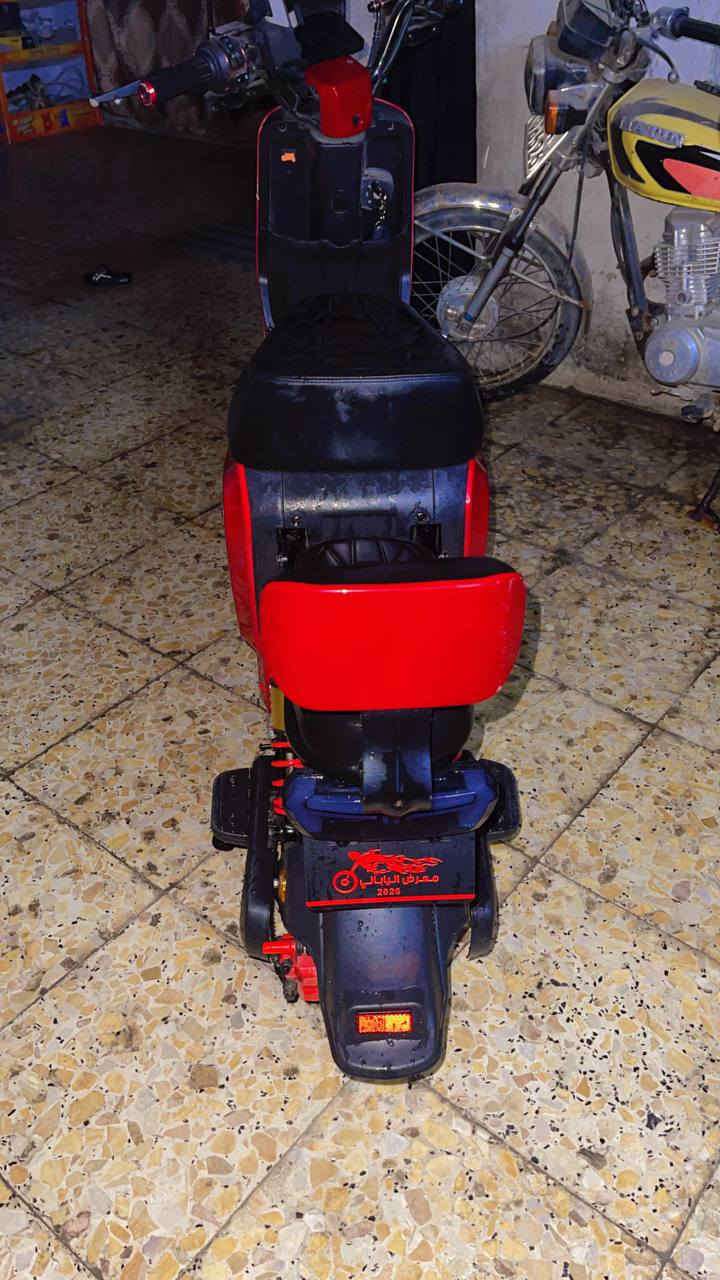 السلام عليكم : دراجة هوائية للبيع مستعملة بس اخت الجديدة تجي وتشوف بعينك 
النوع : R9
ماشية : 62
المكان : البصرة النواب ضباط 
للتواصل : ***********
