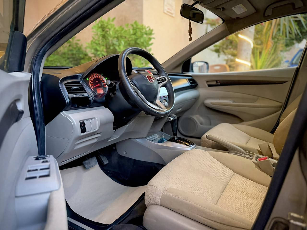 Honda City
هوندا سيتي 

2010

‏كاملة اوتوماتيك
فرش بيج 
صيانة منتظمة

150.000 ;KM

المعاينه فاقوس الشرقيه

010 60069965
٠١٠٦٠٠٦٩٩٦٥


**إذا كنت صاحب هذا الإعلان وتريد حذفه لأي سبب، رجاءا أرسل رسالة إلى الدعم الفني**