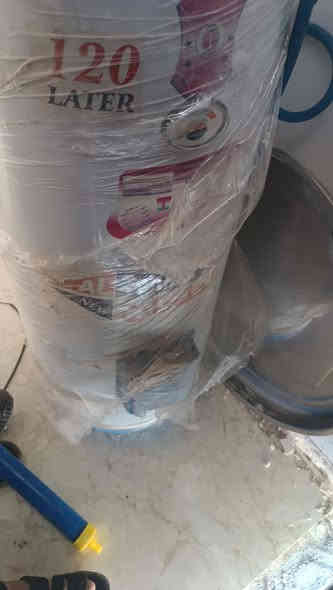 السلام عليكم سخان كلش جديد مستعجل على بيعته السعر٦٥وبي مجال للاستفسار *********** ممتواجد ع الفيس
