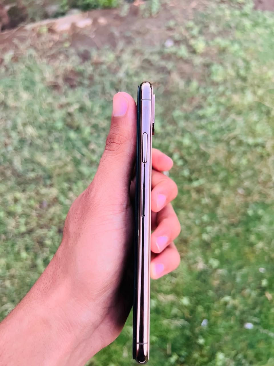 اكس اس ماكس للبيع ( شرق اوسط خطين (دبل شريحه) )
ذاكرته 256 بطاريته 72 مكفول الجهاز لا مفتوح ولا مصلح ولا بيه خلل شرط الفحص ( السعر 250 ألف )
ناصريه مركز *********** كامل ملحقات ( كرتونته وشاحنته وحافضه )
