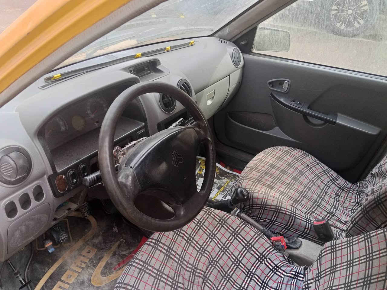 سيارة للبيع موديل 2013 مكينه وكيه وتبريد خير من الله كشرتهه زينه السياره متروكه صار 10 ايام امصفره هيئه وغرامات هزه جديدة لحد شهر الخامس السعر ب 23  رقم الهاتف *********** بي واتساب مازنجر ماجاوب
