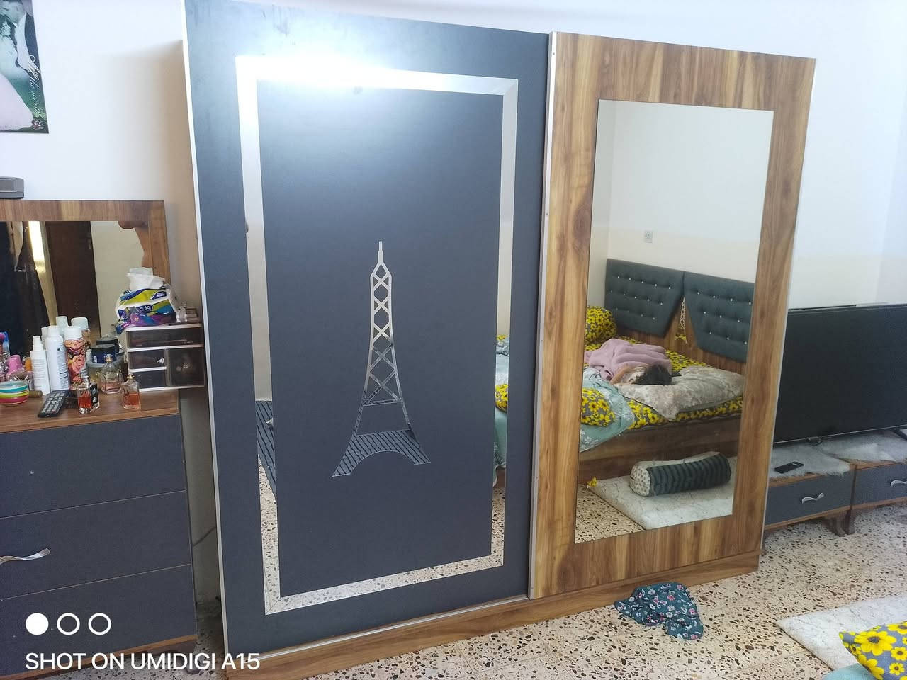 ثلاجه بخاخ اخت الجديده  
400 الف
 غساله أوتو 10 كيلو 
175 الف
كاونتر  + سنك 
250 الف
غرفه نوم تركيه خمس قطع
400 الف
طباخ أخو الجديد 
250 الف
المكان البياع 
واتس اب 
***********
