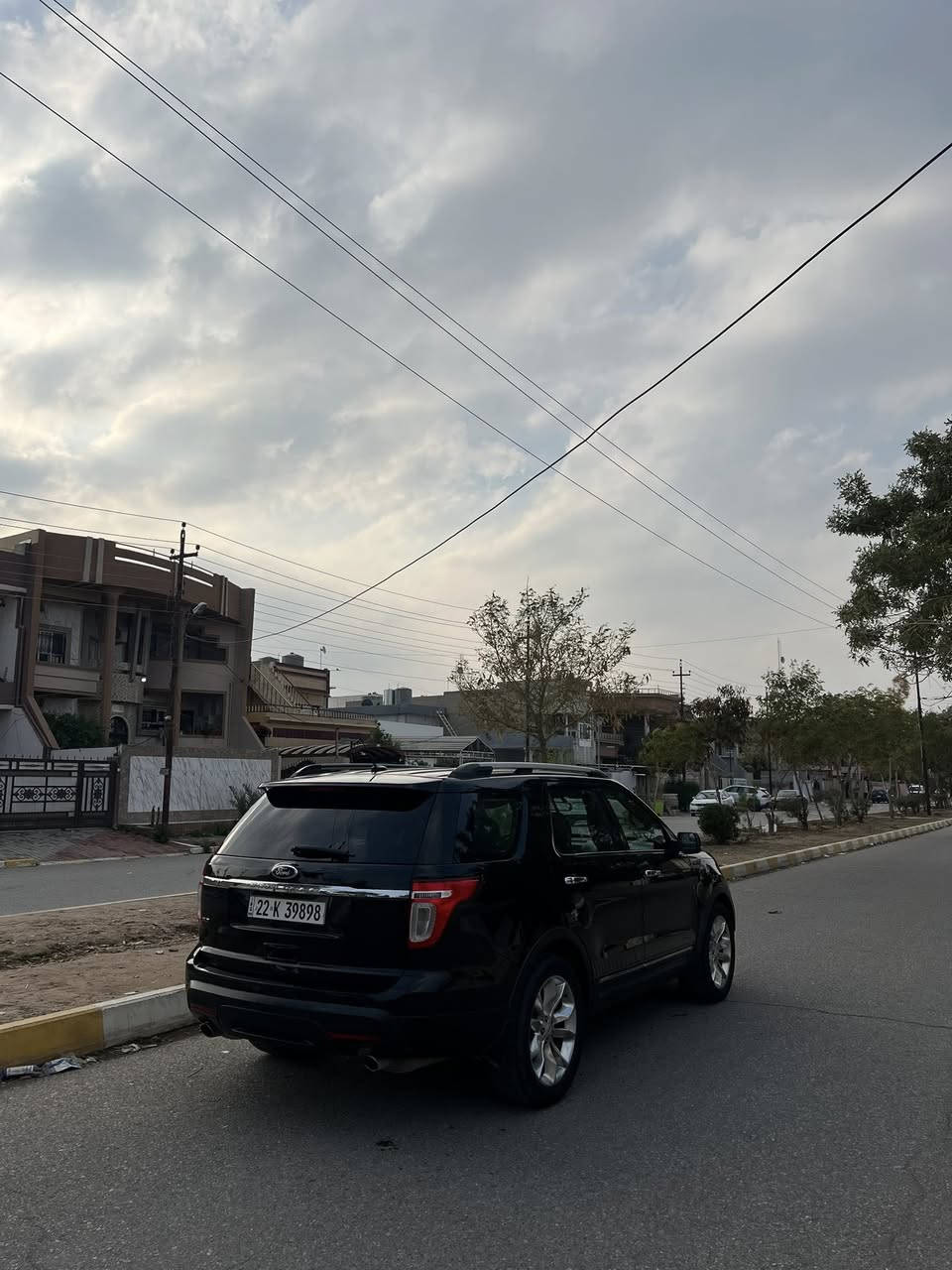 Ford Explorer2012  xlt فورد اكسبلور 
ماشيه220 الف ميل  حقيقي 
السياره بدون صبغ بيه فقط قبغ اللصندوق امبدل بلادي  فقط 
المواصفات : 
-تحديد مسار
-زينون
-تحكم لمس
- مكينة ٦ سلندر 
- ٧ راكب
- ٣ قطع تبريد
- داخل لون اسود 
- تحكم ستيرن 
- شاشة 
- كاميرا خلفية دوارة
- كود ابواب 
السياره بسمي رقم جديد تحويل ثاني يوم وبطاقه بانزين بيه 
كير جديد كير محرك شرط لا صرف ولا بخار واتار بم جديد 
السعر 154Ford Explorer2012  xlt فورد اكسبلور 
ماشيه220 الف ميل  حقيقي 
السياره بدون صبغ بيه فقط قبغ اللصندوق امبدل بلادي  فقط 
المواصفات : 
-تحديد مسار
-زينون
-تحكم لمس
- مكينة ٦ سلندر 
- ٧ راكب
- ٣ قطع تبريد
- داخل لون اسود 
- تحكم ستيرن 
- شاشة 
- كاميرا خلفية دوارة
- كود ابواب 
السياره بسمي رقم جديد تحويل ثاني يوم وبطاقه بانزين بيه 
كير جديد كير محرك شرط لا صرف ولا بخار واتار بم جديد 
السعر 145 وبي مجال للشراي  
المكان كركوك

الرقم: *********** بي واتساب
 
 رقم هاتف *********** وبي مجال للشراي  
المكان كركوك

الرقم: *********** بي واتساب
 
 رقم هاتف ***********
