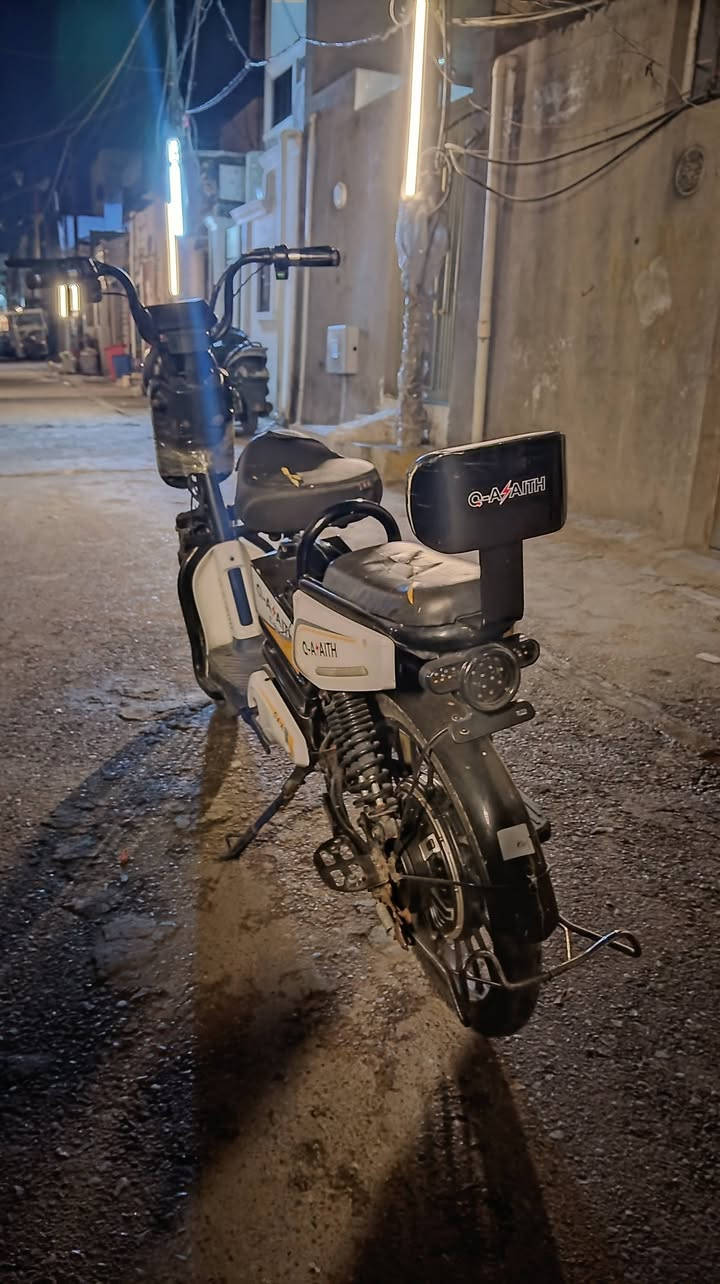السلام عليكم دراجة شحن للبيع حجم 20 چبيرة بطارياتها نص عمر تمشي 30 دگمة السرعات عطلانه وتحتاج دوشمة وكبس الكفر الامامي الباقي كله مكفول شاصي وكفرات الباقية حط سعرك خاص وتدلل 👍🏻مكاني بغداد


**إذا كنت صاحب هذا الإعلان وتريد حذفه لأي سبب، رجاءا أرسل رسالة إلى الدعم الفني**
