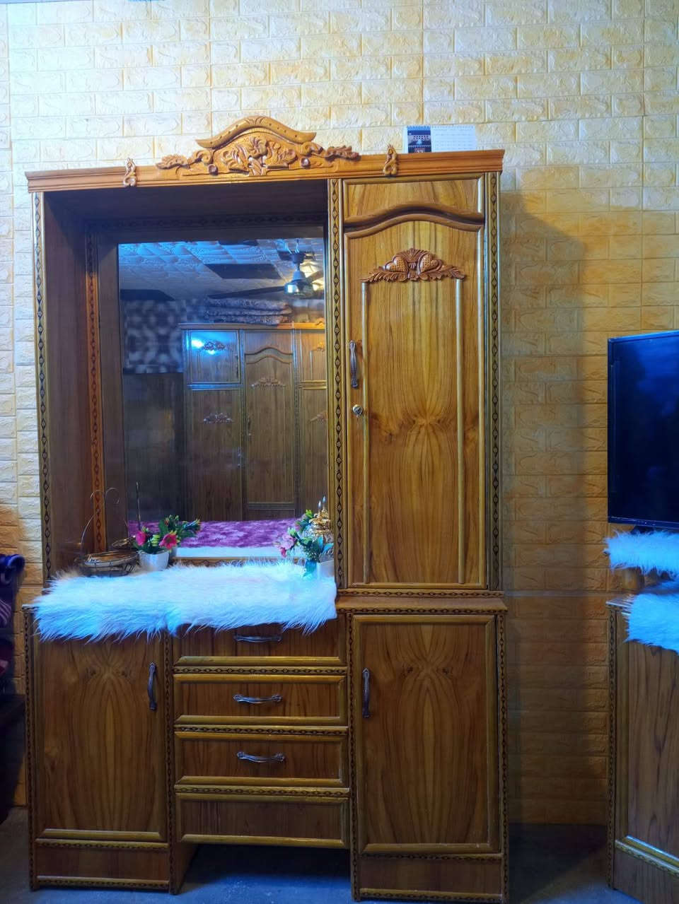 غرفه اخشاب حطاطه الاصلي للبيع  سعر خاص ***********
