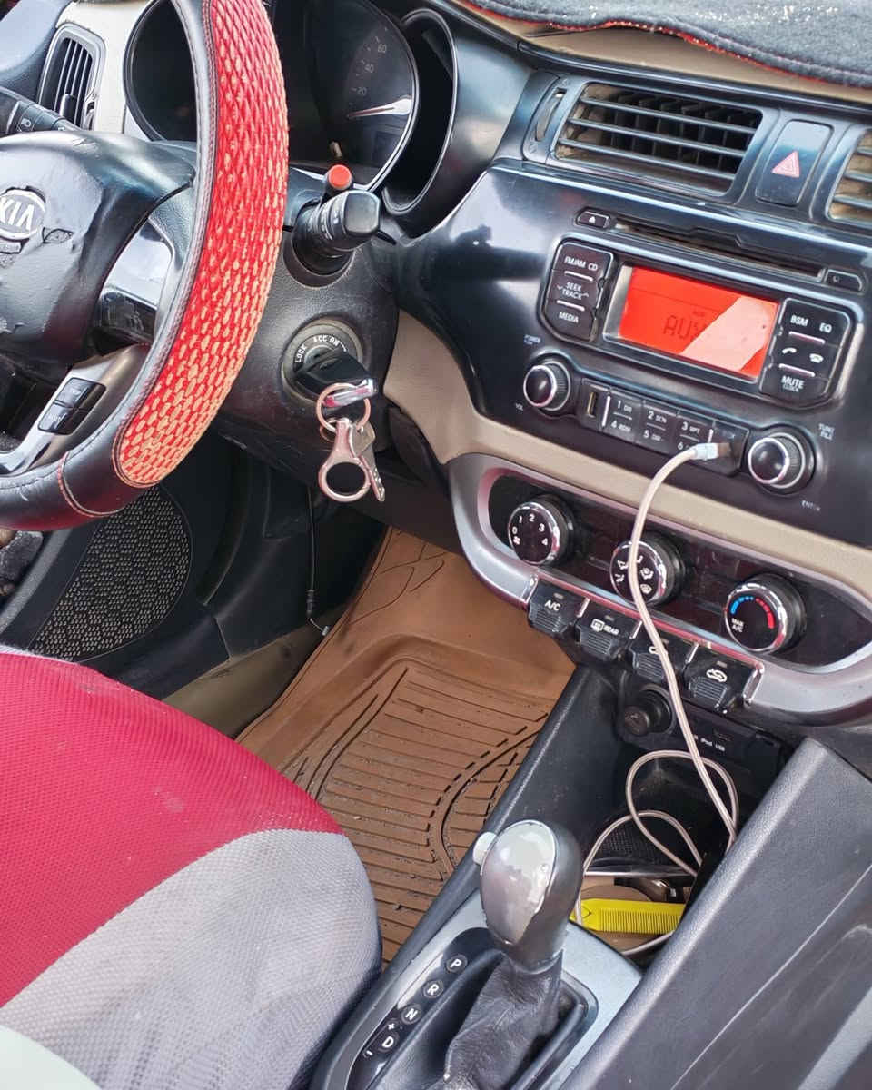 موديل 13 خليجي  منضومه تبريد جديده مكينه كير حلوات. تخم تاير حدايده نظيفة رقم ذي قار باسمي سيارة لونها جارد. بس. بيها ضربة من جنطه. صفحه السايق  ب64وبيها مجال بسيط***********
