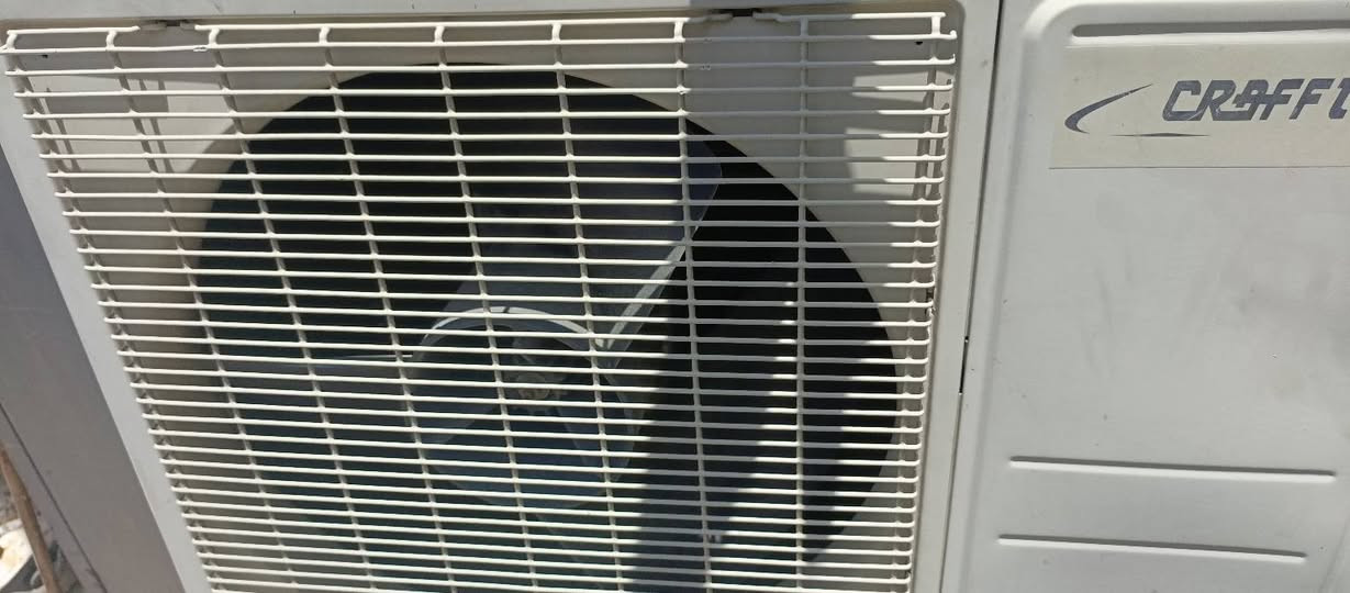 قطعة خارجية طنين نوع كرافت للبيع سعرها200الف مقفول غازها مكاني بغداد الرصافة حي  البتول فوك من العبيدي ***********
