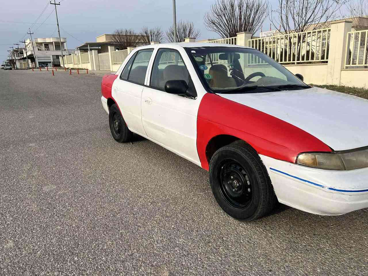 كياى سڤيا موديل 1994
ته كسى ***********
ئارمى پلاستيكى هـه ولير به شرت
گير عادى به شرت
كلاجو عينن و بولبرين كلاج تازه كوراوه 
پاوه رو مجموعى سوكان به شرت 
كاره باى باش 
پيشى درايم شفتى تازه 
بوشى ته بله تازه 
روتو بولتى تازه 
ده عمى قورسى نيه 
مه كينه 16به س لاسيك گيتى گورى ئه ويت 
تايه زؤر باش 
نرخى14 لاو معا مه له 
شوين چم چمال شمشمل, السليمانية
