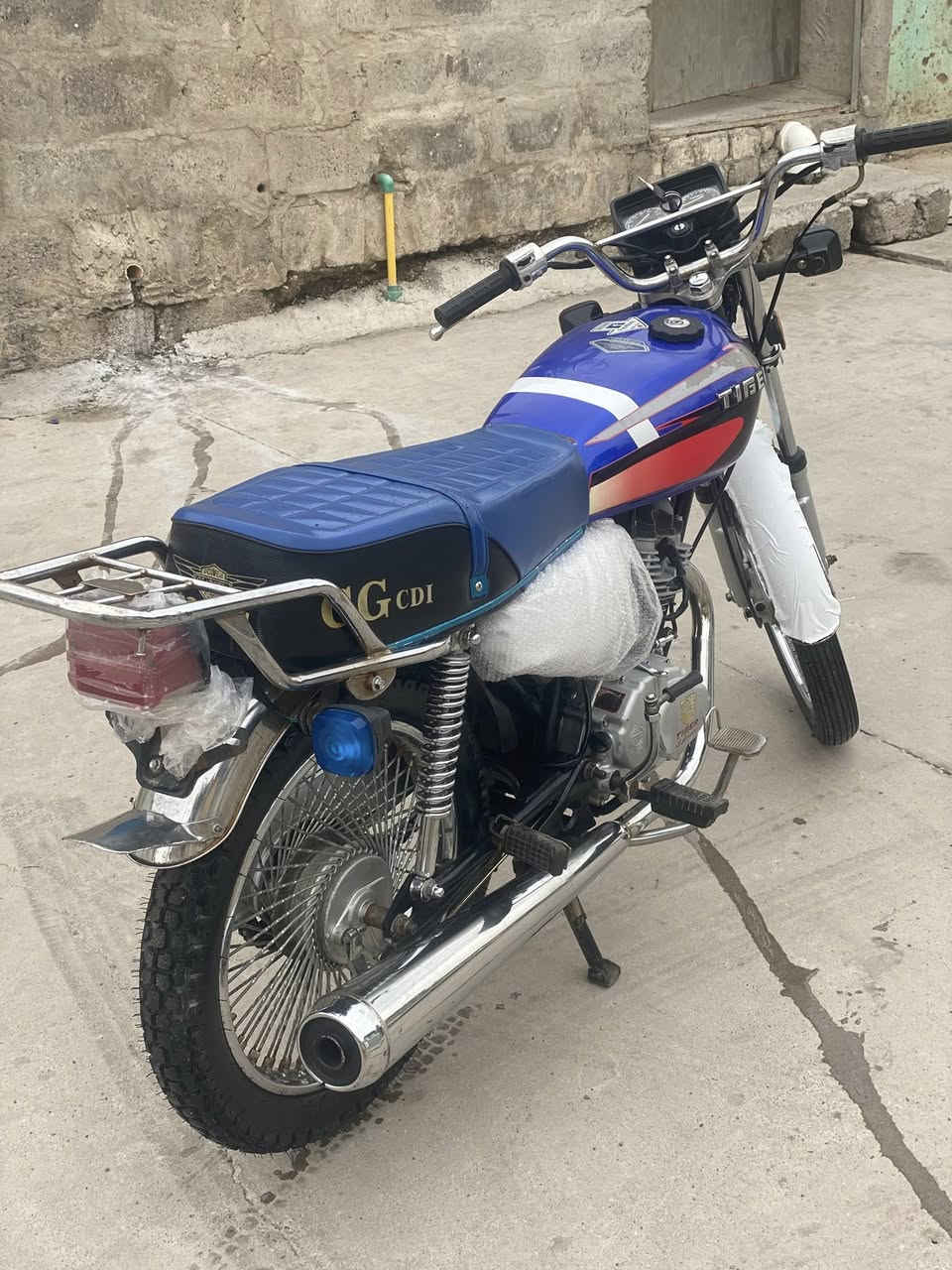 سلام عليكم شباب دراجه 2020 شرط لاصرف لا بخار شلعه معدل فولل تاكل الشارع كهربائي كله شغاله اشاير لايت كله شغاله صالصنه صوت تايكر اصلي  دراجه شرط تجي تفحص وتاخذ متواجد ع نت او اتصال ***********سعر 480وبي مجال
