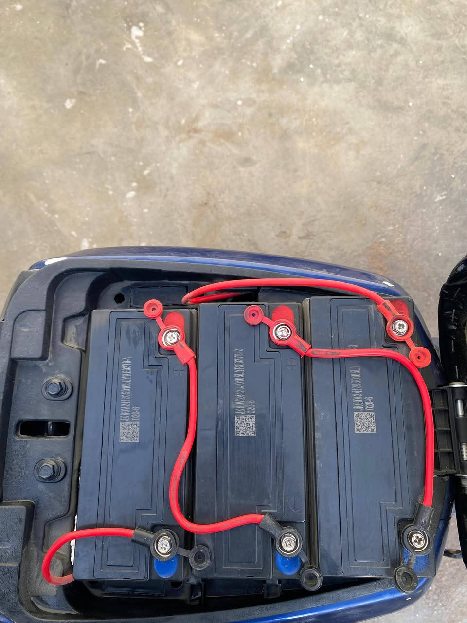 السلام عليكم دراجهR9 سبورت 6 بطاريات 36v النظافه شوفت عينك الدراجه ابد مامتعوبه غراضها موجودات مرايات وبايدر وسله وشاحنه وسويجات ثنين وكارت وبصمه الاضرار المدكر الخلفي ولامامي ومصلحات هم وتوصل مساحه 45 كيلو الدراجه كلش كلش نظيفه ومحتاج واريد ابيعها والله يهني الياخذها للمعلومه 6 بطاريات استخدامها شهرين و17 يوم ابد ماتعبانه السعر 450وبيها مجال لشراي رقمي واتساب ***********وانه بخدمتكم
