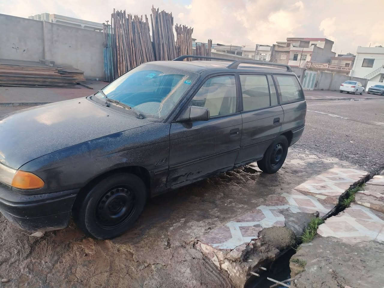 اوبل استرا موديل 93 بدون ضرر بس صبغ جماليه حجم محرك 16 مشروع وطني رقم كركوك دفتر بنزين موجود
***********
