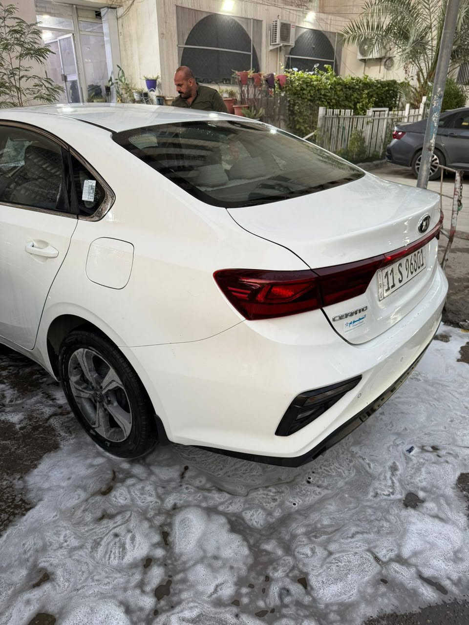 سلام عليكم سيراتو 21رقم بغداد جديد ماشيه 82 شاشه سلايد مري شفط قطعتين تبريد محرك 1600مكفوله عده ربع دعاميه عارضها 158بيه مجال سونارها وياها***********
