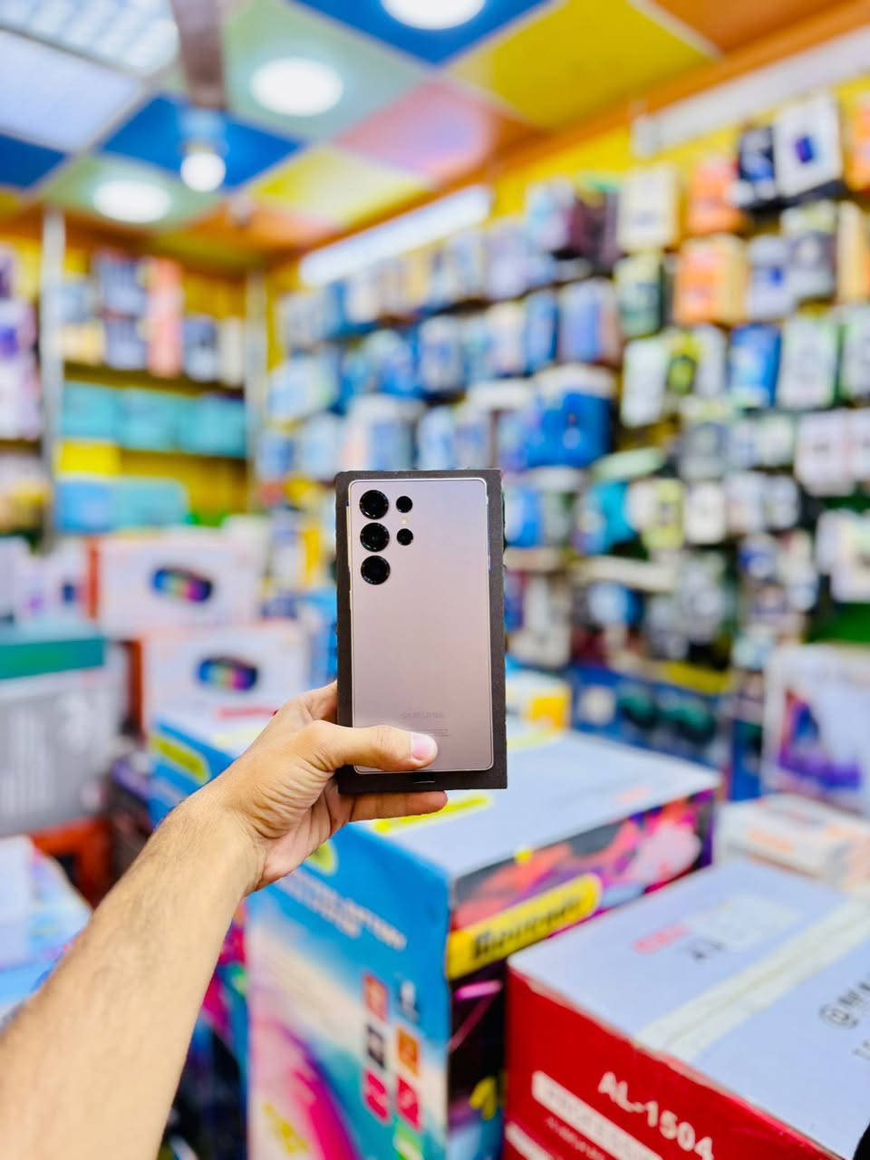 متوفر 🔥
SAMSUNG S25 Ultra 
256 GB
أصلي ضمان
مع كارت الضمان 

بكميات مختلفه وألوان مختلفه ‼️✨

السعر 🔥 

العنوان: ذي قار/ قلعه سكر / الشآرع الرئيسي/ مقابل المقهى الرياضي 

للتواصل:***********
للتواصل:***********

✅✅✅✅✅✅✅✅✅✅
