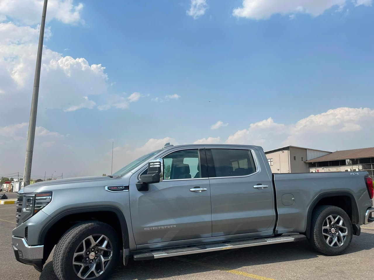 ج م سي GMC-sierra -Denali موديل -2023
محرك V8-6200
سعر /475$
كلين تايتل 
فول فول مواصفات 
ماشي 11000 mi
عنوان اربيل 
اتصال-***********_***********
