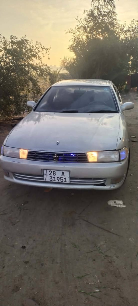 السلام عليكم كرسته بسمي  لبيع موديل ٩٤ مكينه بطه كفاله من الكص والنقل جثه والضربه القويه السياره تخم تاير جديد حداديه جديده غرفه جديده سنويه ال٢٩ السعر٥٥ وبيه مجال المكان غماس وغير متوجد على الفيس رقمي ***********
