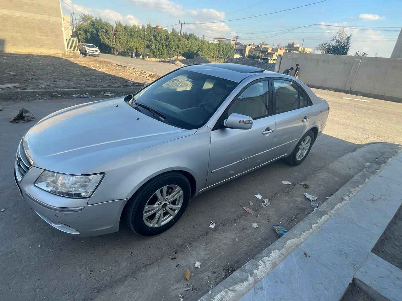 سوناتا ٢٠٠٩
وارد خليجي محرك ٢٤٠٠
فول مواصفات فتحه حساس خلفي اشاير بالمري الداخل صاج وبيجي مطعم 
كير .محرك .مكفول 
ماشية ١١٠ حقيقي 
تخم تاير جديد باتري جديد .
 مبدل دهن محرك ودهن كير  ومي راديتر 
وجميع الفلاتر مبدله . السياره عليها ادامه كامله ١٠٠% وجاهزه 
رقم بغداد بسمي تحويل مباشر 
مكان السياره بغداد الغزاليه 
والسونار مرفق بالمنشور . الداخل مكفول
رقم الهاتف واتساب 
***********
