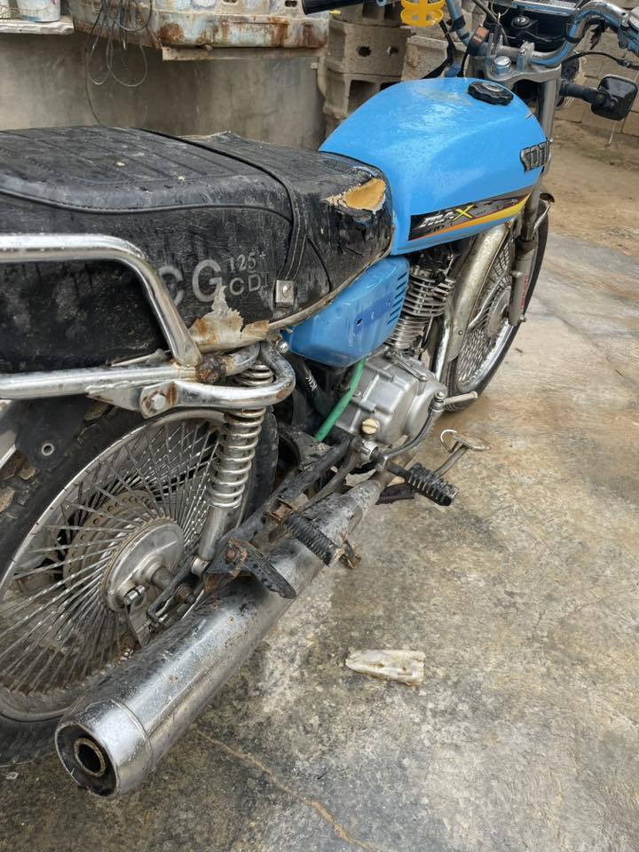 اعادة النشر
تايكر 2018للبيع ماطور نضيف كله شغال ما بي اي عيب كهربائيات شغاله نشاط فول شلعه فول ما بي صرف ولا دخان اوراق ويا 
سعره (285)وبي مجال 
***********
