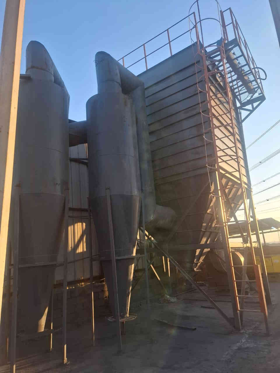 سلام عليكم معمل صهر الالمنيوم والفافون الثقيل مع فلتر تنقيه دخان مع خباطه تصفيه الخبث مع اله تعبئه الالمنيوم والفافون الثقيل المعمل جاهز للعمل
للاتصال ***********
