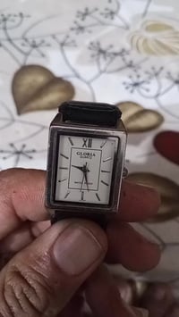 ساعة • قابل تفاوض