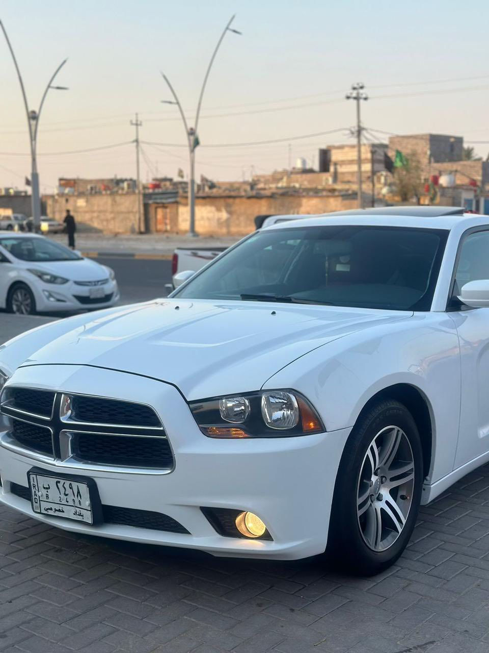 سلام عليكم شباب جارجر مديل 12سياره خليجيه بسمي تحويل ثاني يوم سياره حادثه جاملق وبنيد وبيه باب خلفي مقسم مكينه كير اكسل جاهزه مكان سياره بصره سعر ١٦٠ وبيه مجال لطيبين *********** /***********
