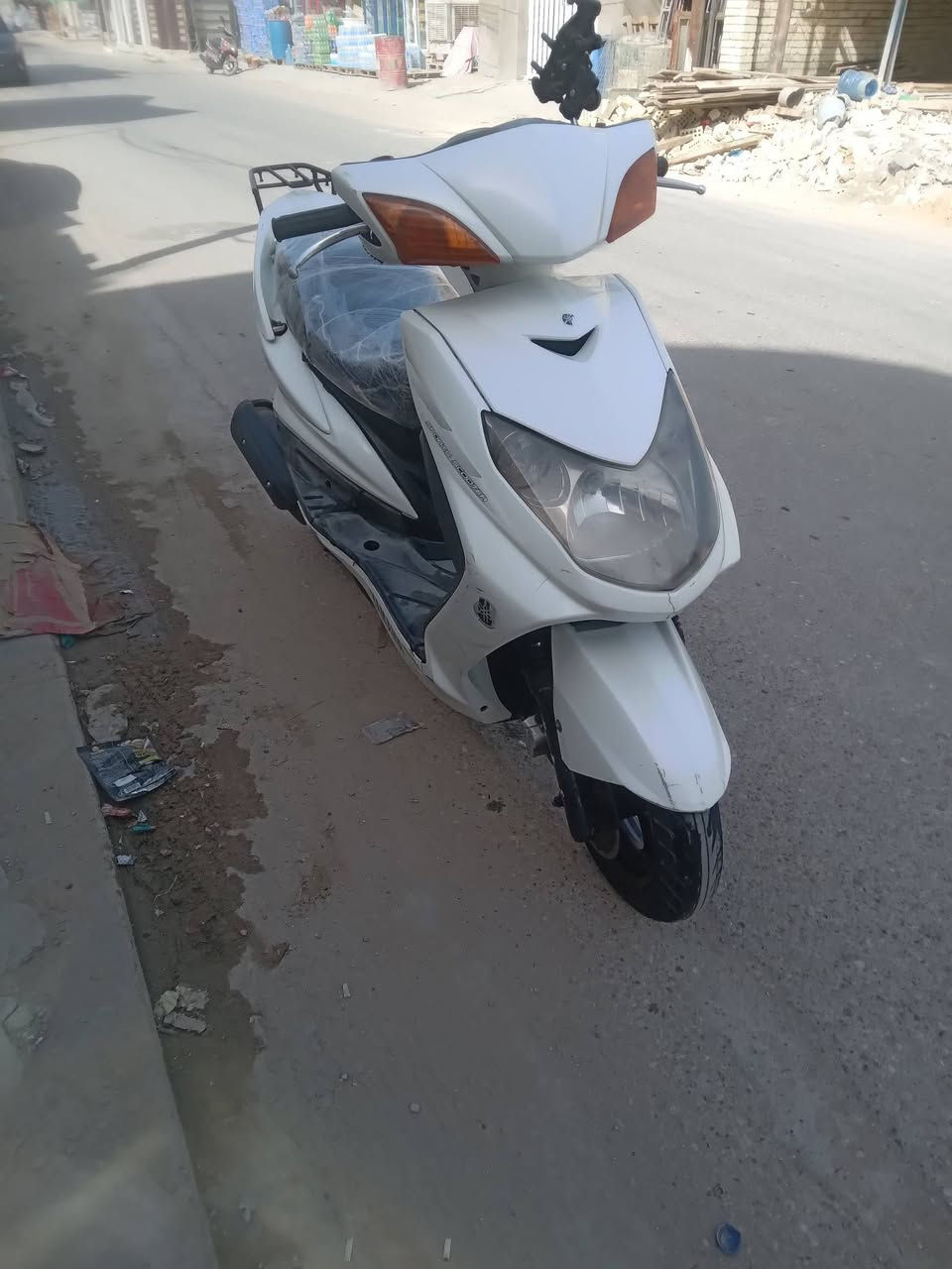 سلام عليكم.... مكلف بلنشر
دراجة سكنس(فحل )  🛵 للبيع
دراجة شلعه معدل كهربائيات كلهه شغاله 
دراجة جديده  بلادية
أي نقص مابيهة
جيب فيتر وتعال افحص

العنوان بغداد الدورة ..***********
