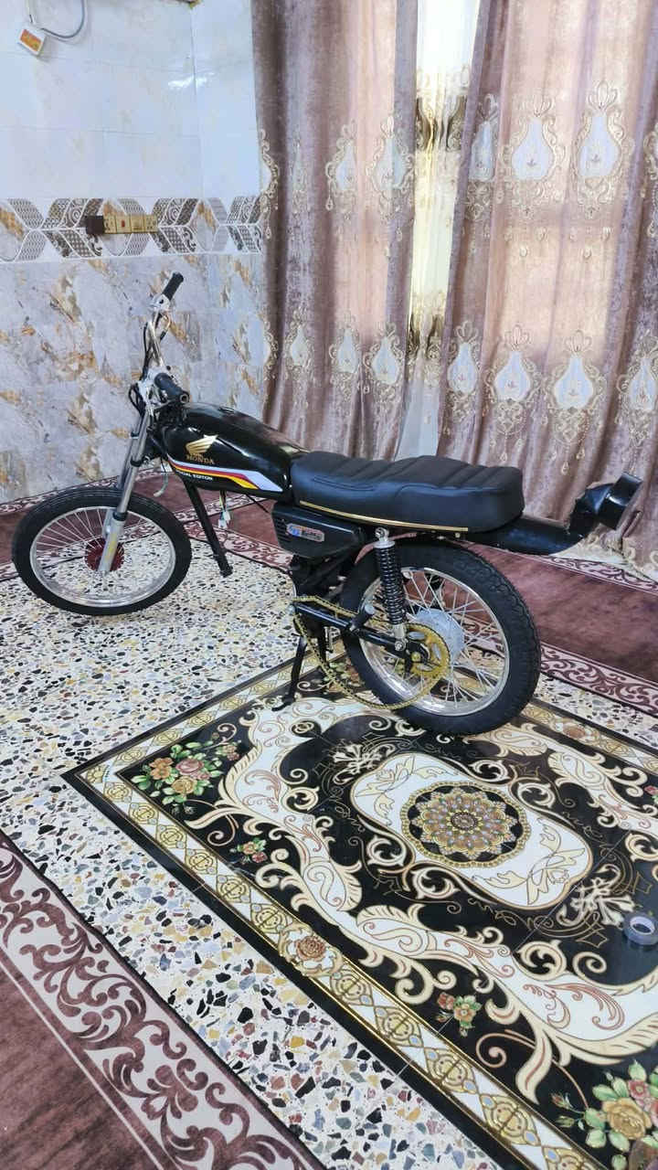 سلام عليكم تعيمره شاصي كلك مكفول من كلشي عوزه مكينه وجوب امامي باقي الغراضه كله موجوده. جوزه. لايت. شيال.  صالنصه. عبار مال محرك ستان نص كله موجود وبيه مجال 450 ا مكاني كربلاء الحر الجماليه 👋🏾


**إذا كنت صاحب هذا الإعلان وتريد حذفه لأي سبب، رجاءا أرسل رسالة إلى الدعم الفني**