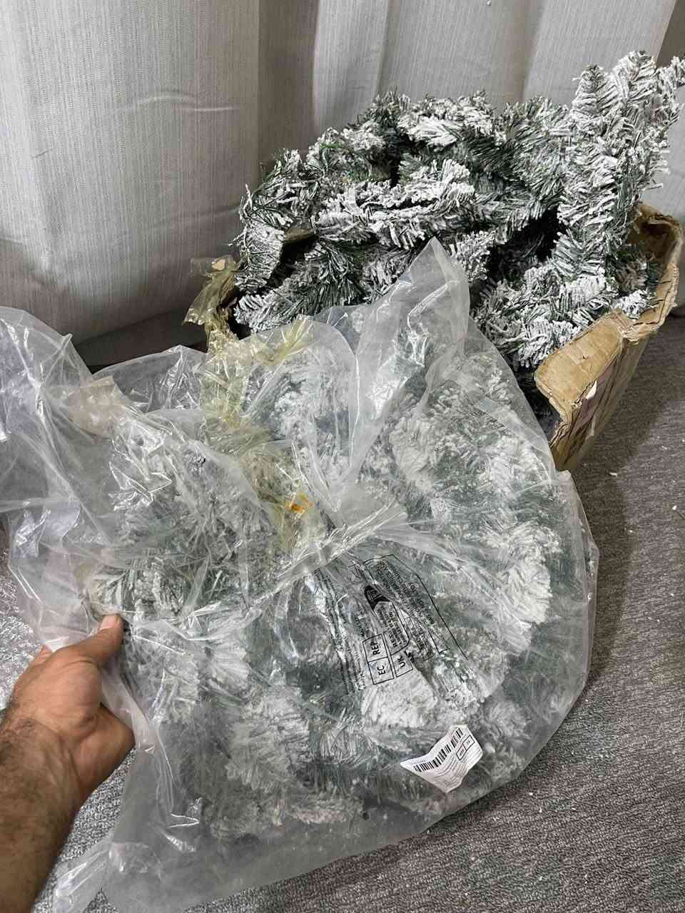 مجموعه كرسمس 
نشره كهربائيه بيه ٥٠ كلوب 
شجر طويل تقريبآ مترين ونص عدد ٥
نشره ضوئيه طاقه شمسيه عدد٢
طوق ذهبي عدد١
نجمه ذهبي عدد٢ 
سعر الكل ٤٠


**إذا كنت صاحب هذا الإعلان وتريد حذفه لأي سبب، رجاءا أرسل رسالة إلى الدعم الفني**